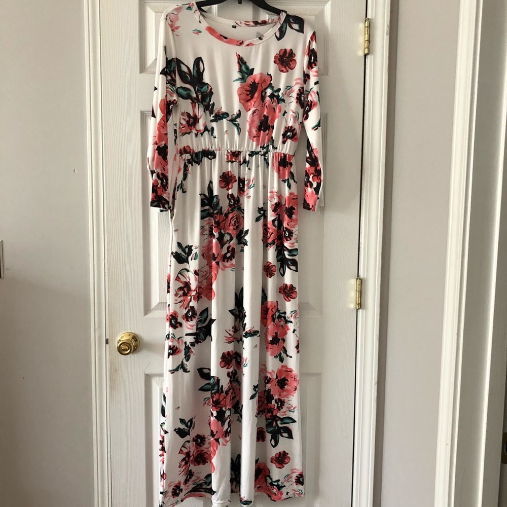 3/4 Length Sleeved White Floral Long Dress; XXL
